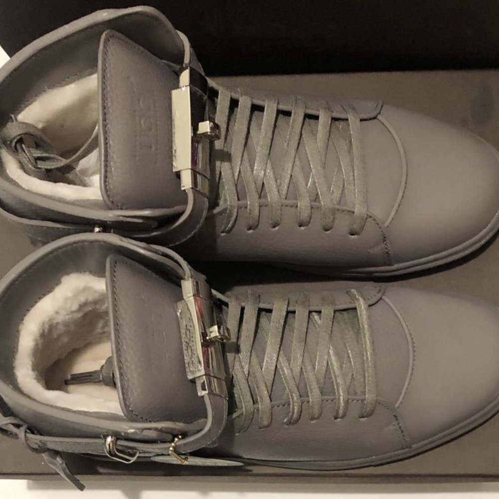 UGG OZWEAR Sheepskin Water Resistant MENS Shoe - Picture 3 of 8
